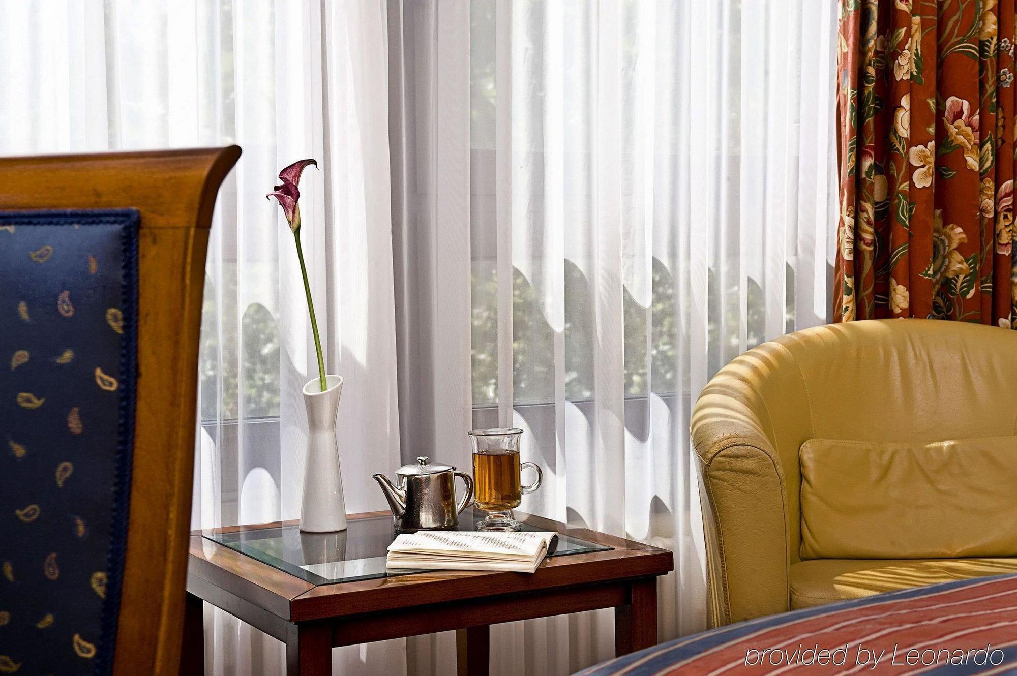 Hotel Mondial Am Kurfuerstendamm Берлин Екстериор снимка